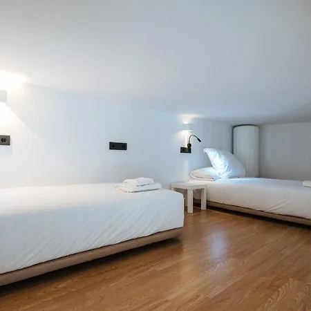 Montevideo 6 * סביליה